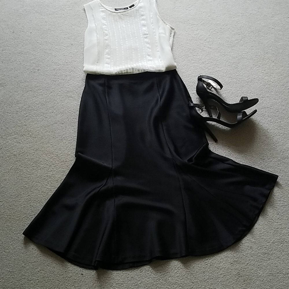 Black skirt